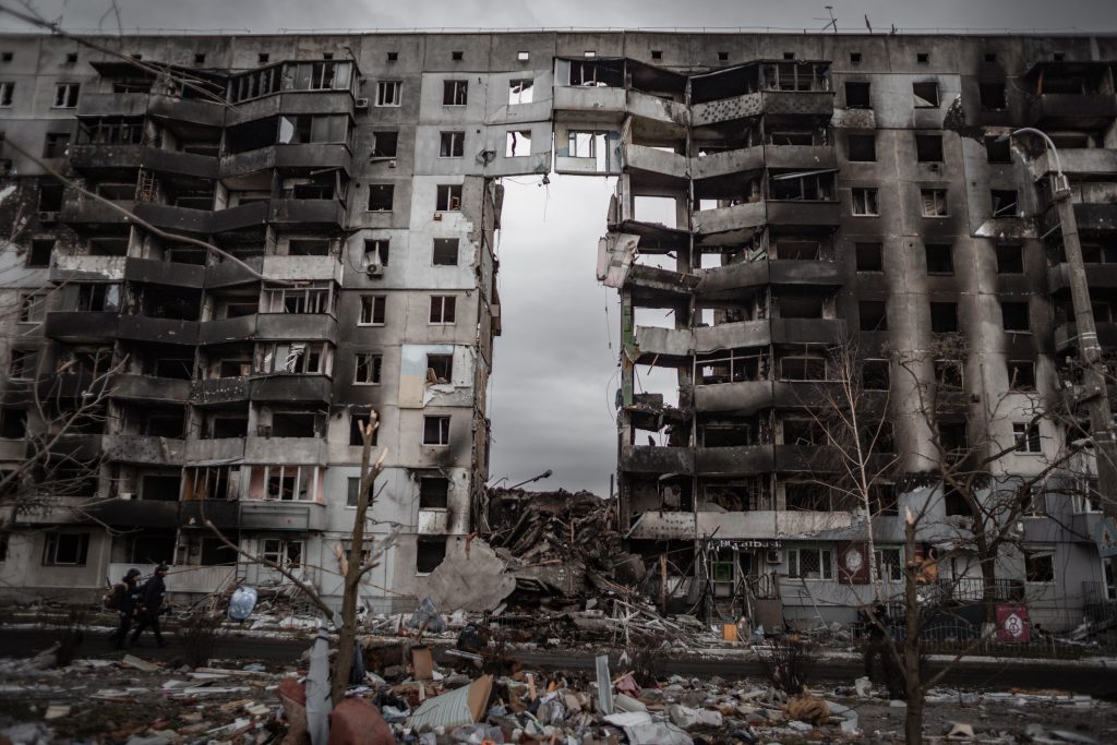 Kara sagrauta ēka Ukrainā